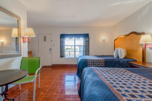 Pelican Inn - image 10