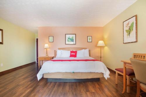 Premium King Bed image 2