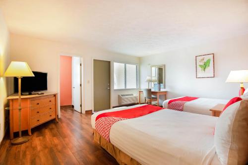 Premium 2 Queen Bed image 3