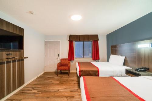 High Five Inn - image 9