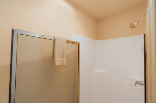 High Five Inn - image 12