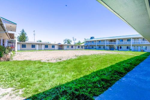 Country Hearth Inn & Suites By OYO Sturgis - image 8