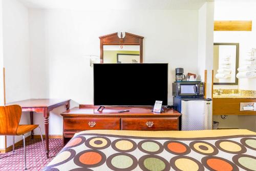 Super 8 by Wyndham Princeton - image 8