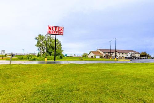 Super 8 by Wyndham Princeton - image 6
