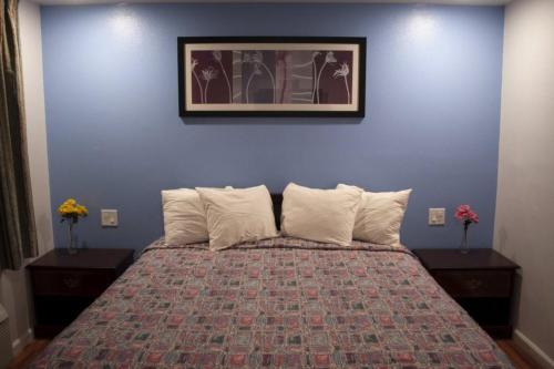 Premier Inn & Suites -Listing Partner Room Type - Queen Bed Non-Smoking