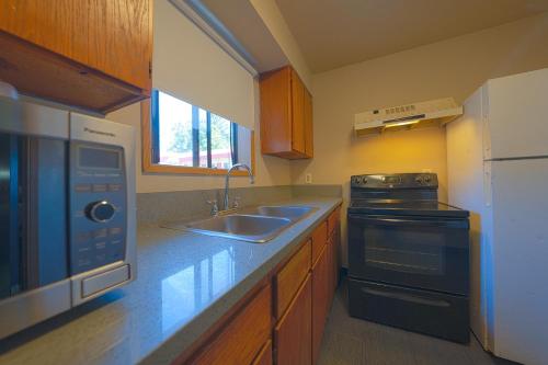 Budget Inn Gladstone By OYO - Portland Clackamas - image 4