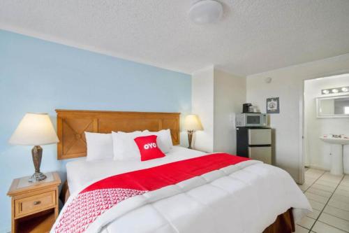 OYO Hotel Rockport- Bay View Room Type - Full Bed
