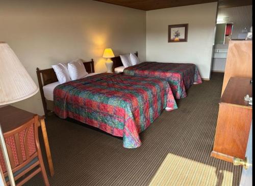 Western Holiday Motel - main image