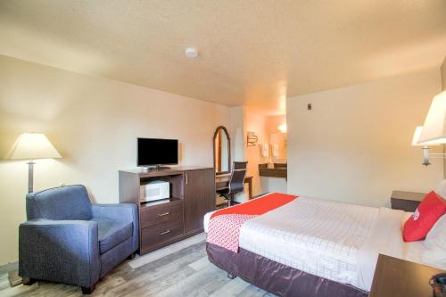 OYO Woodland Hotel and Suites - image 13