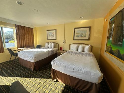 2 Queen Beds Non-Smoking image 10