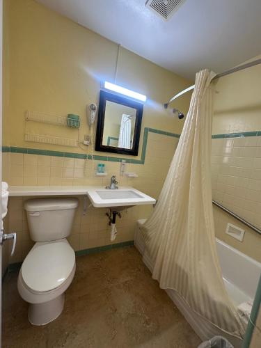 Super Inn Daytona Beach - image 12