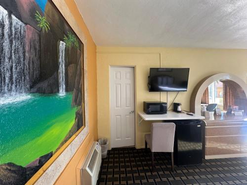 Super Inn Daytona Beach - image 11