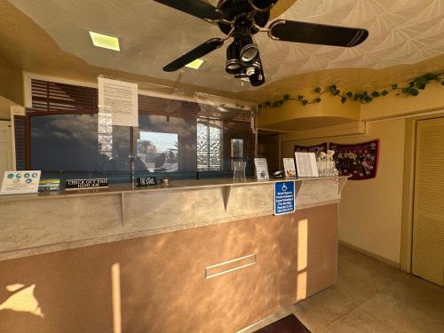 Super Inn Daytona Beach - image 8