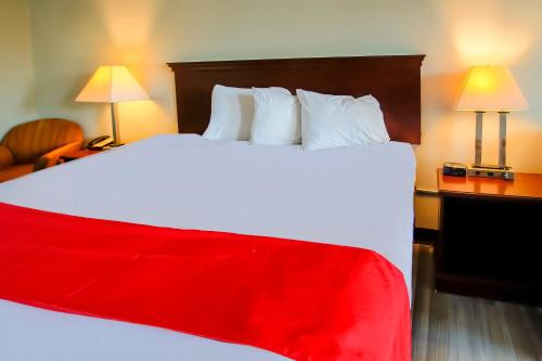 Cypress Inn & Suites Washington by OYO Cypress Inn & Suites Washington by OYO