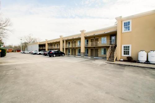 Cypress Inn & Suites Washington by OYO Cypress Inn & Suites Washington by OYO