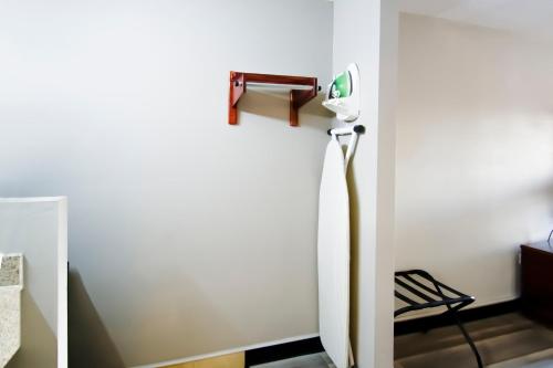 Cypress Inn & Suites Washington by OYO Cypress Inn & Suites Washington by OYO