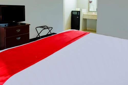 Cypress Inn & Suites Washington by OYO Cypress Inn & Suites Washington by OYO