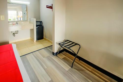 Cypress Inn & Suites Washington by OYO Cypress Inn & Suites Washington by OYO