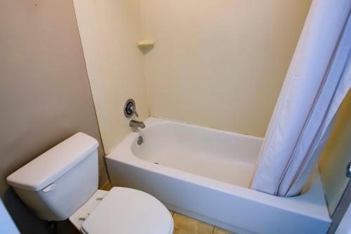 Cypress Inn & Suites Washington by OYO Cypress Inn & Suites Washington by OYO