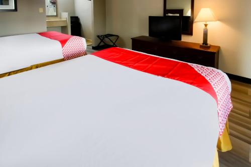 Cypress Inn & Suites Washington by OYO Cypress Inn & Suites Washington by OYO