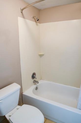 Cypress Inn & Suites Washington by OYO Cypress Inn & Suites Washington by OYO