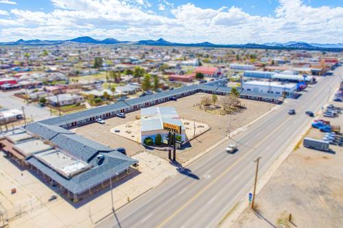 Holiday Motel - main image