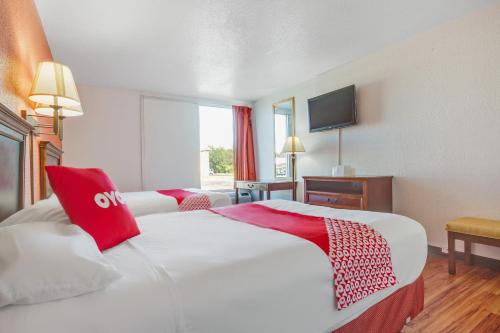 OYO Hotel Mona Lake Muskegon in มิสกีกอน (MI)