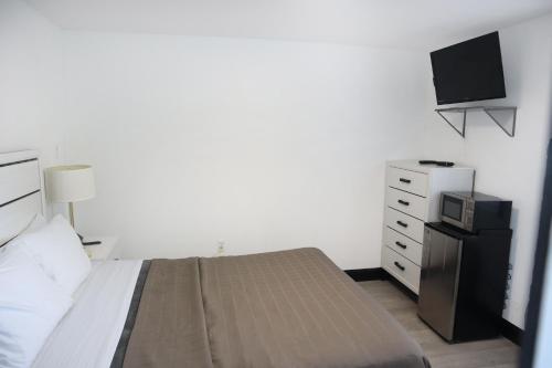 Queen Bed