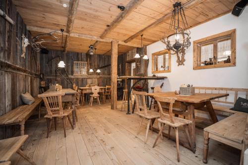 Restaurant, Weidenchalets in Sellrain