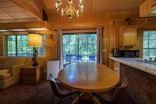 Glen Lake Cabin in the Woods in Glen Lake