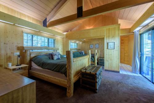 Glen Lake Cabin in the Woods in Glen Lake