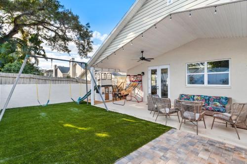 Spacious 5 Bd 3 Bath Home Swim Spa Near Beaches in Palm Harbor (Florida)