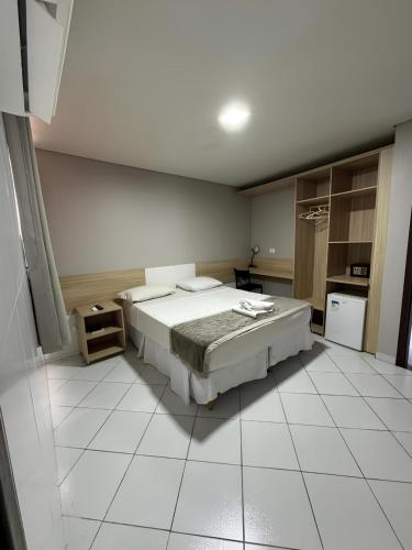 Standard Double or Twin Room image 6