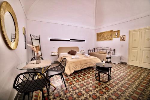 1 queen bed, 2 twin beds