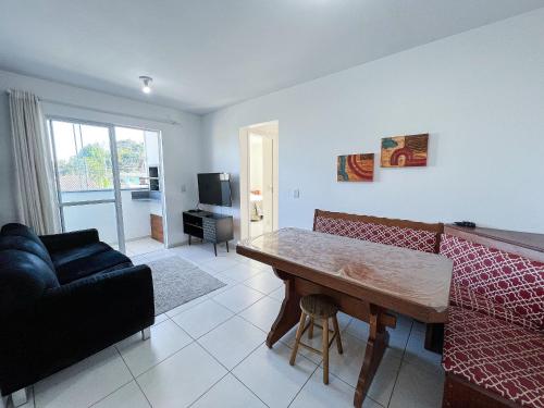 Apê com A/C, Garagem e Piscina em Canasvieiras