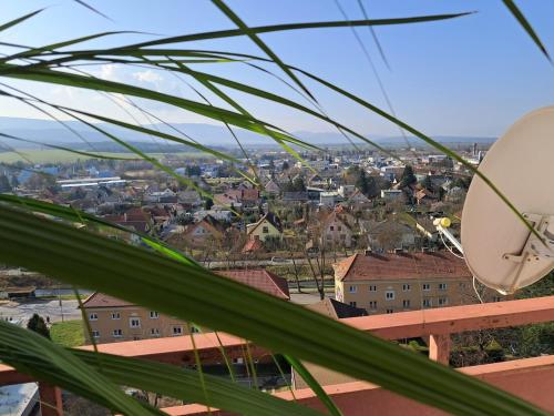 Spacious 3BR Apartment in Prievidza Center for 5 Top Floor River View with 4 Balconies near Bojnice, Prievidza (foto 3)