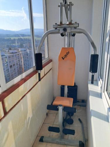 Spacious 3BR Apartment in Prievidza Center for 5 Top Floor River View with 4 Balconies near Bojnice, Prievidza (foto 5)