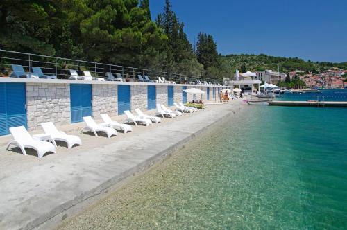 餐廳, 瓦拉公寓 (Apartments Vala) in 韋拉盧卡