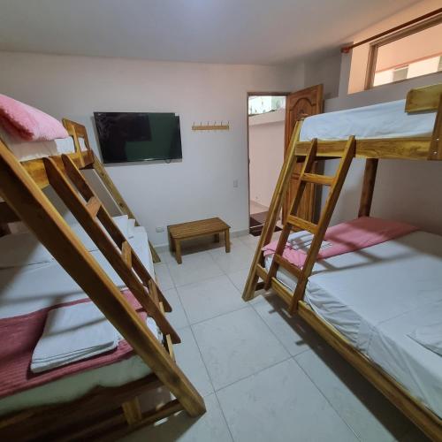 Quadruple Room with Private Bathroom image 3