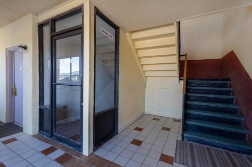 Royal Holiday Motel - image 12