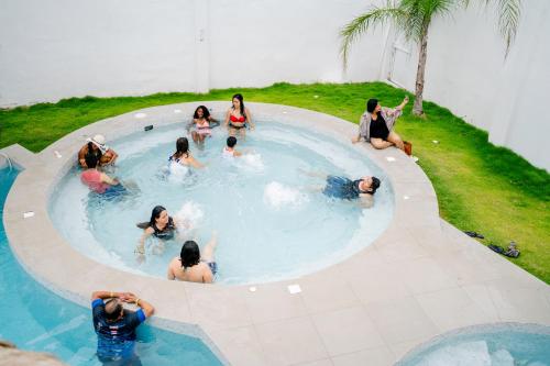 Hot tub, Hotel Presidente Beach Salinas in Salinas