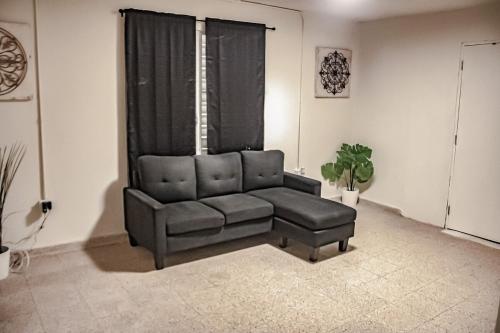 8BR Near Airport, Pool, Rooftop and Game Room