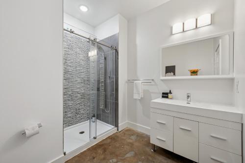 Large Studios, 1BR, Free Parking Gym, Game Room, Philadelphia (photo 4)
