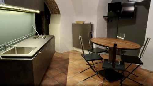 virtuve, HOST4U - AGRITURISMO Il Geco III, Appartamento Piano Terra in Civezza