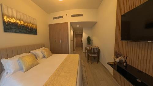 Modern Studio in Azizi Riviera, Meydan, Dubaï