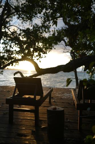 Lope Lope Beach Bungalows in Saraoutou