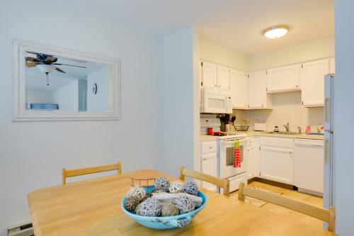 Central Sea Isle City Condo - 1 Block to the Beach in Sea Isle City, USA