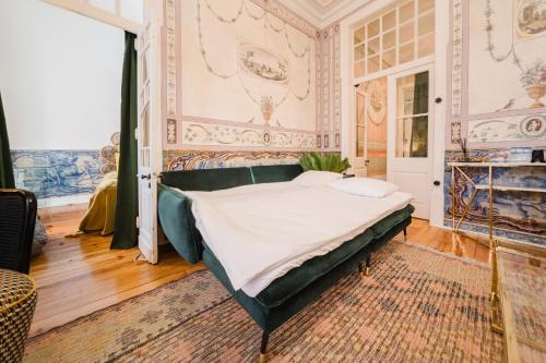 Luxury 4BR Near Praça do Comércio wAC - image 2