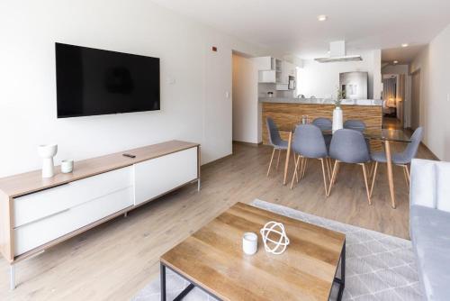 Great 3BR Duplex with Terrace in Miraflores