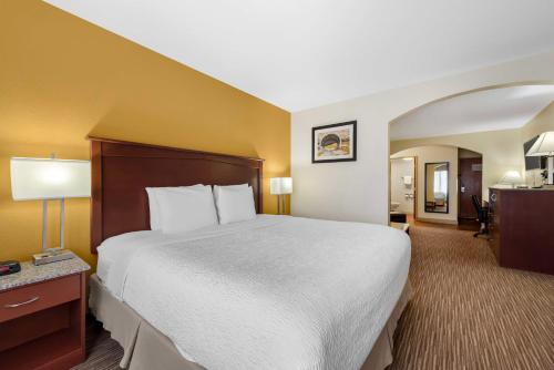 King Suite - Second Floor image 2